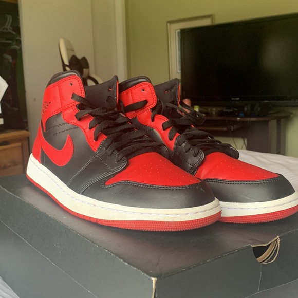 Air Jordan 1 “Banned” - Picture 2 of 6
